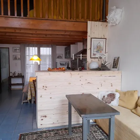 Consulat Apartment